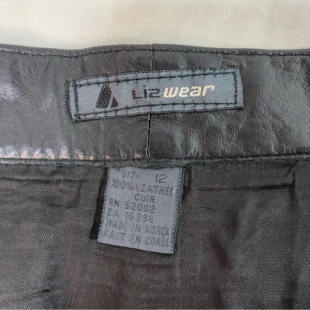Lizwear Vintage Black Leather Pencil Skirt Size 12 Knee Length 1990s pockets - Picture 2 of 11